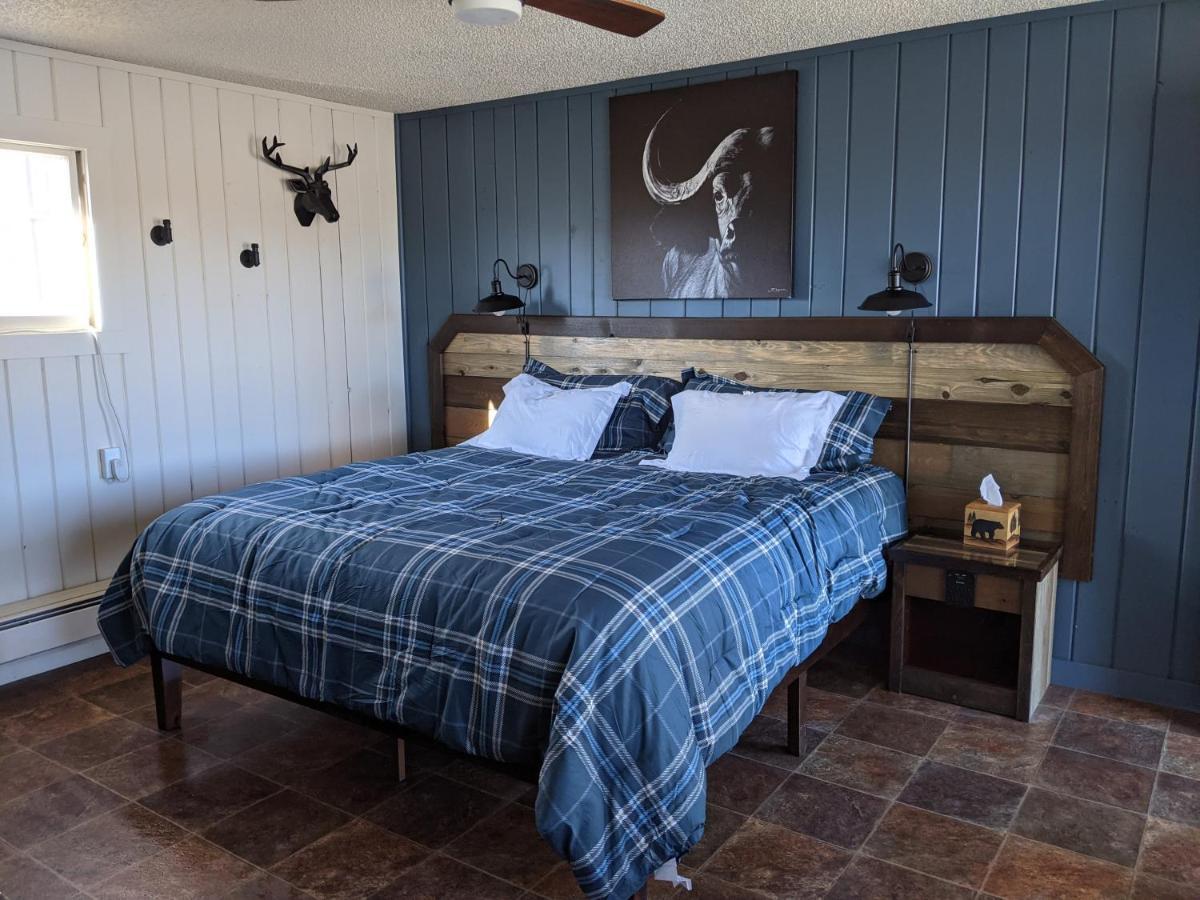 Slackwater Hotel